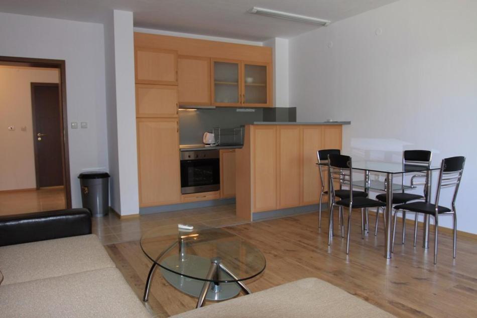Byala Home Apartment Complex ภายนอก รูปภาพ