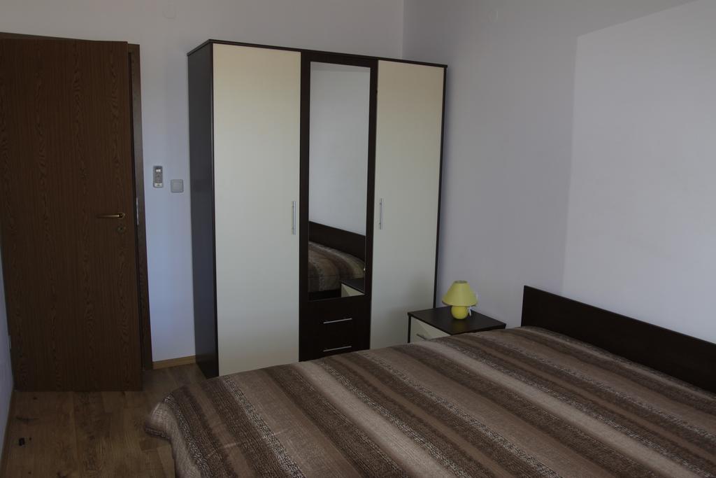 Byala Home Apartment Complex ภายนอก รูปภาพ